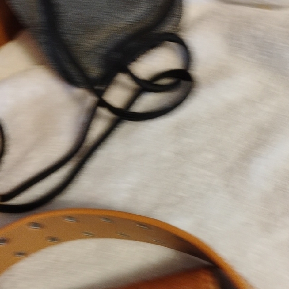 Guess Bundle - Picture 13 of 15